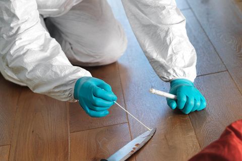 Spurensicherung: Das Erbgut von nur acht Zellen reicht manchmal für eine DNA-Analyse