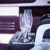 Die Sektgläser gehören bei einem Phantom dazu