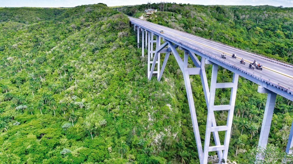 Die Bacunayagua-Brücke zwischen Havanna und Varadero – eine der letzten Etappen der Motorradreise