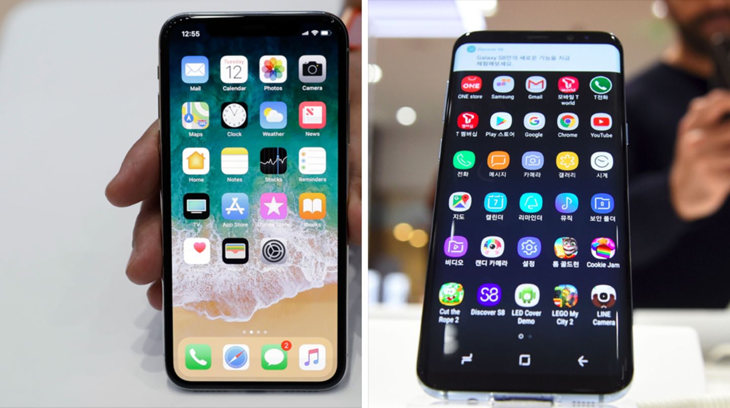 Die Smartphone-Flaggschiffe Apple iPhone X (l., 1149 Euro) und Samsung Galaxy S8 (ab 529 Euro)
