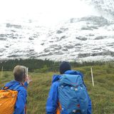 Da soll es hoch gehen. Ich blicke voller Zuversicht auf die  berühmte Eigener Nordwand. Neben mir mein Bergführer Markus Wey.