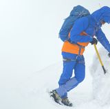 Ich kann kaum noch. Eigentlich hatte ich mich für sportlich gehalten. Doch die dünne Luft treibt mich an meine Grenzen. Wir sind jetzt gut über 3000 Meter hoch. Ich kann mich nur noch wie in Zeitlupe bewegen, selbst meine Gedanken erscheinen mir langsam. Ich kann mich nicht daran erinnern, jemals so fertig gewesen zu sein.