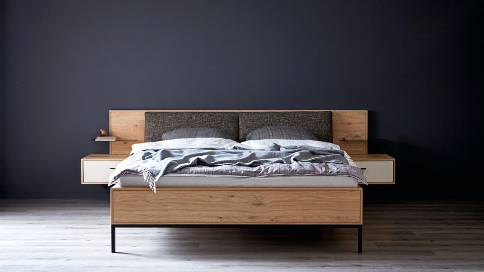 Holzbett "Justus" aus der Schöner-Wohnen-Kollektion, ab 1850 Euro