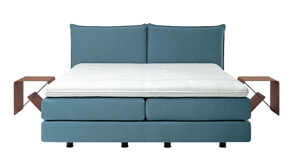 Boxspringbett mit Konsolen. Von Hülsta, Preis auf Anfrage