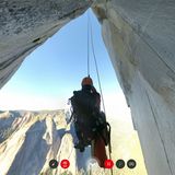 Die Schlüsselstelle "Changing Corners" in der überhängenden Wand. Diese wird mit 5.14a bewertet und von den meisten Kletterern technisch im Grad A2 bewältigt - also mit künstlichen Kletterhilfen wie Strickleitern und Fixseilen, die an Bohrhaken fixiert wurden.