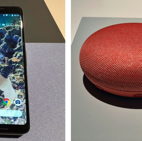 Google Pixel 2 XL und Home Mini auf einem Tisch