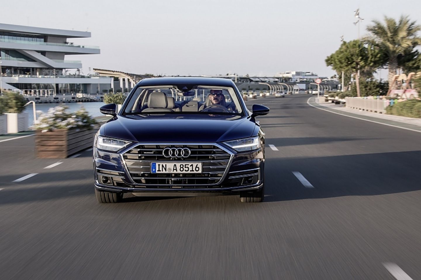 Der Audi A8 55 Quattro TFSI erreicht nach 5,6 Sekunden Landstraßentempo