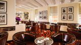 Platz 1: American Bar, London  Die American Bar im Savoy Hotel in London ist eine der wichtigsten Etablissements für Cocktails und wurde - zum ersten Mal - als die "The World's Best Bar" gekürt.  Mehr Infos finden Sie auf der Website.
