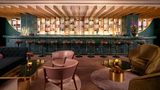 Platz 2: Dandelyan, London  Die Bar im Mondrian Hotel in London war schon immer gut. Dandelyan ist aber mehr als nur gut, urteilt die Jury. Die Bar hat die perfekte Balance zwischen Pioneer-Drinks, Fünf-Sterne-Gastlichkeit und nachhaltiges Handwerk gefunden.  Mehr Infos finden Sie auf der Website.