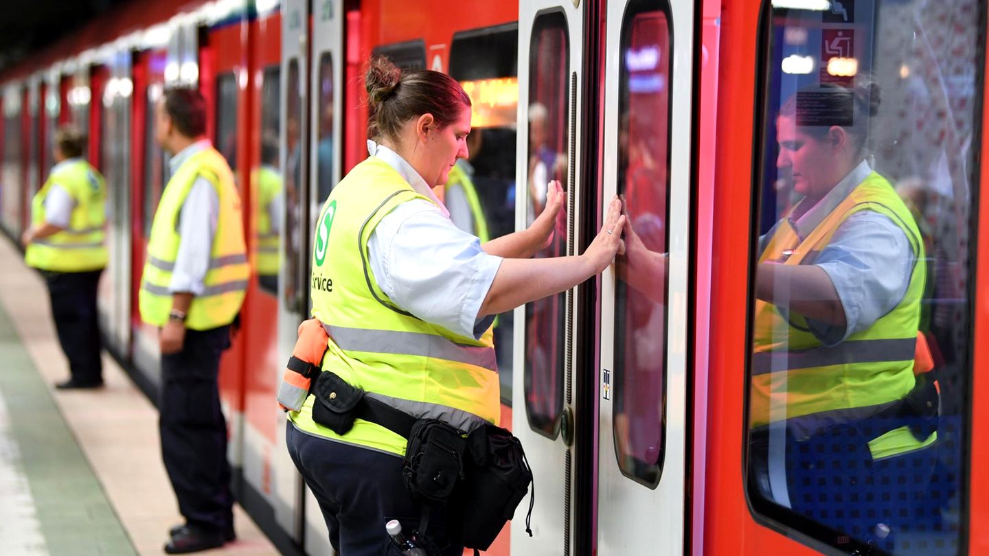 S-Bahn in Frankfurt: In Hessen können Beamte künftig kostenlos mitfahren