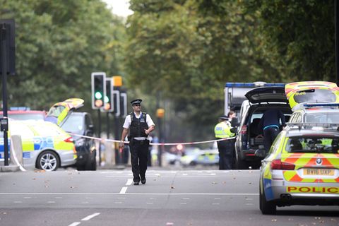 London: Ein Mann ist in eine Menschenmenge gefahren