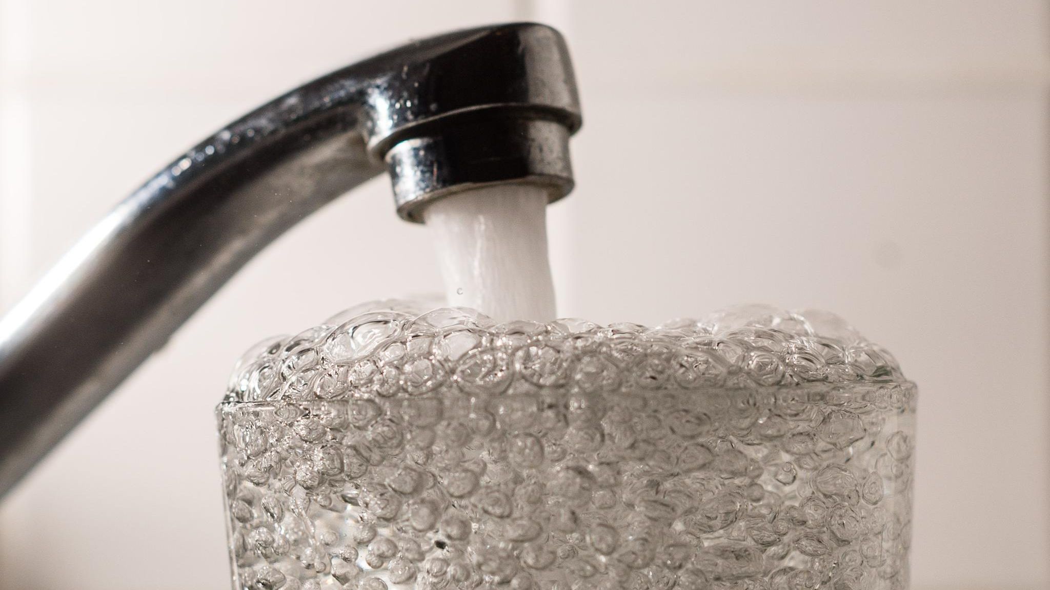 So schädlich können Wasserfilter für die Gesundheit sein - Laut Stiftung  Warentest nennt Details