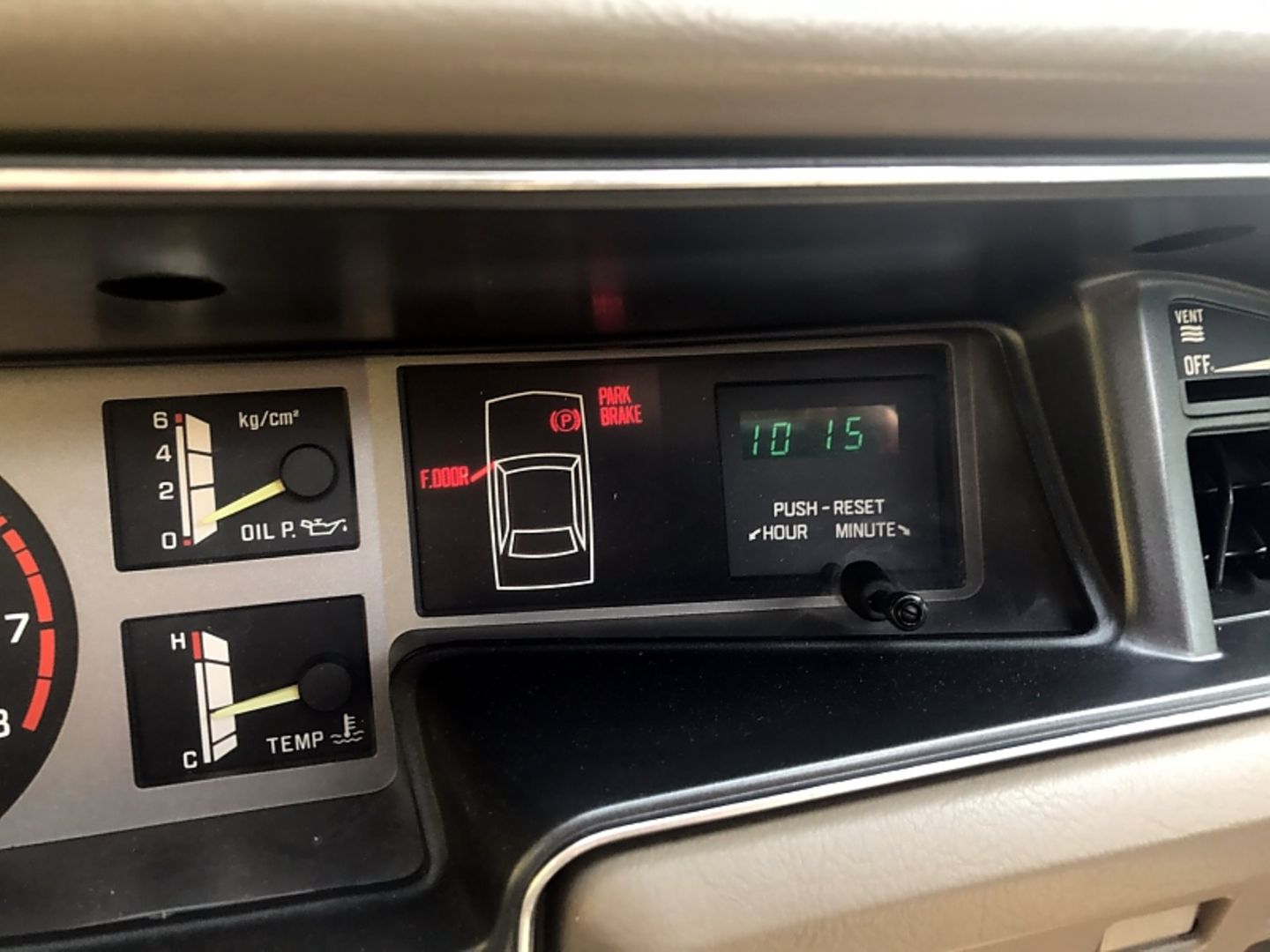 Subaru 1800 Turismo 4WD - ein Cockpit der Zukunft
