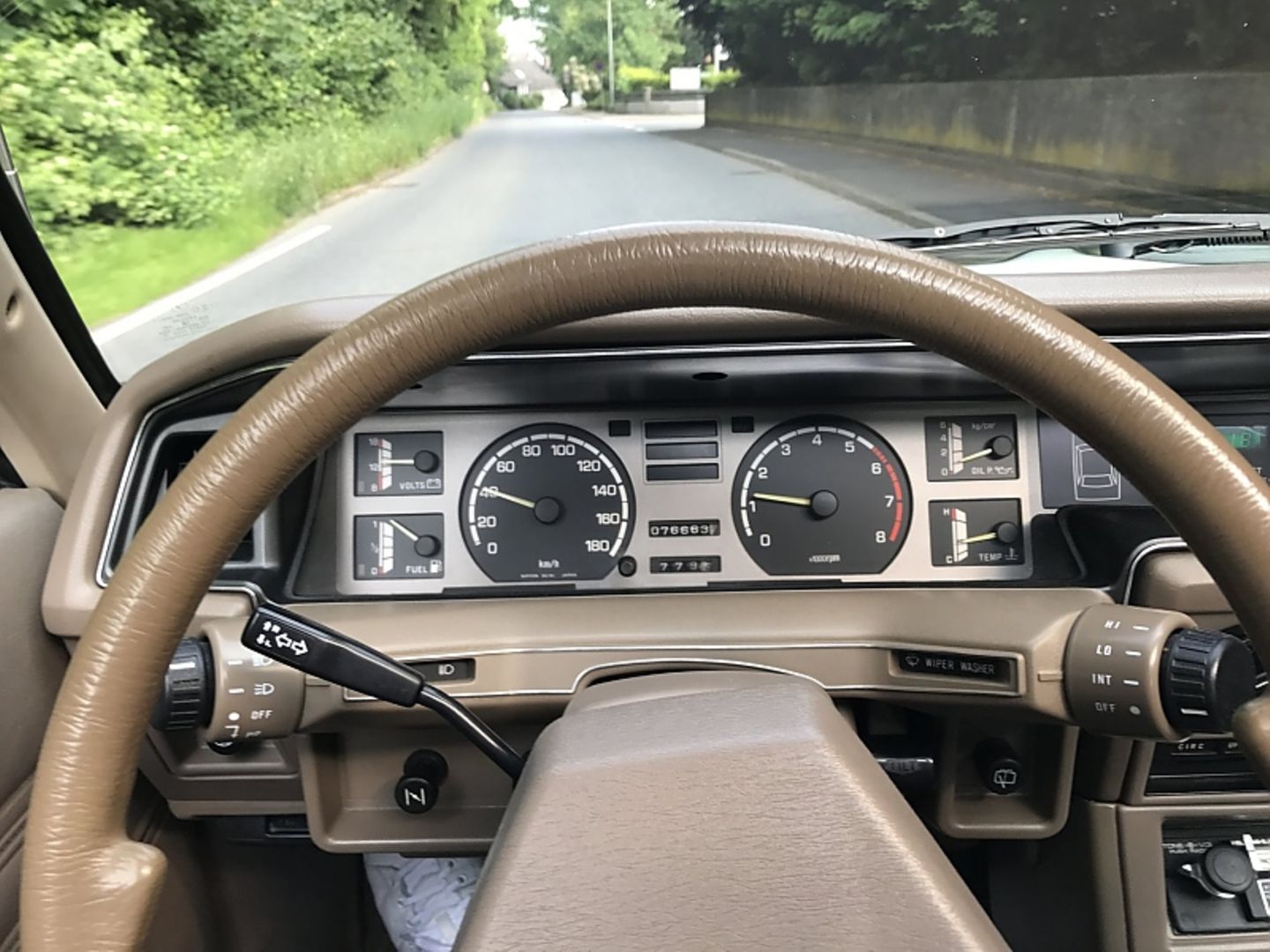 Subaru 1800 Turismo 4WD - Blick auf ungewohnte Instrumente