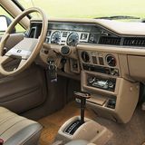 Subaru 1800 Turismo 4WD - genügend Platz vorne