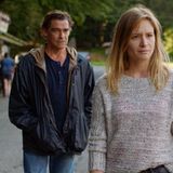 Einzig der Dorfpolizist Jens Köhler (Martin Feifel) scheint sich für den Fall zu interessieren. Er ist die einzig integre Person in einem Ort, wo jeder vor dem anderen Geheimnisse hat. Im Laufe der acht Folgen taucht die Serie tief in den Kosmos von Forstenau ein und entblättert nach und nach die Lebenslügen der Bewohner.  Die ARD zeigt "Das Verschwinden" am 22., 29., 30. und 31. Oktober 2017 jeweils um 21.45 Uhr in Doppelfolgen.