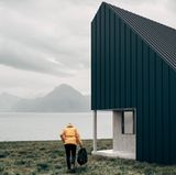 Die steilen und hohen Dächer sind für extremen Schneefall konstruiert worden.