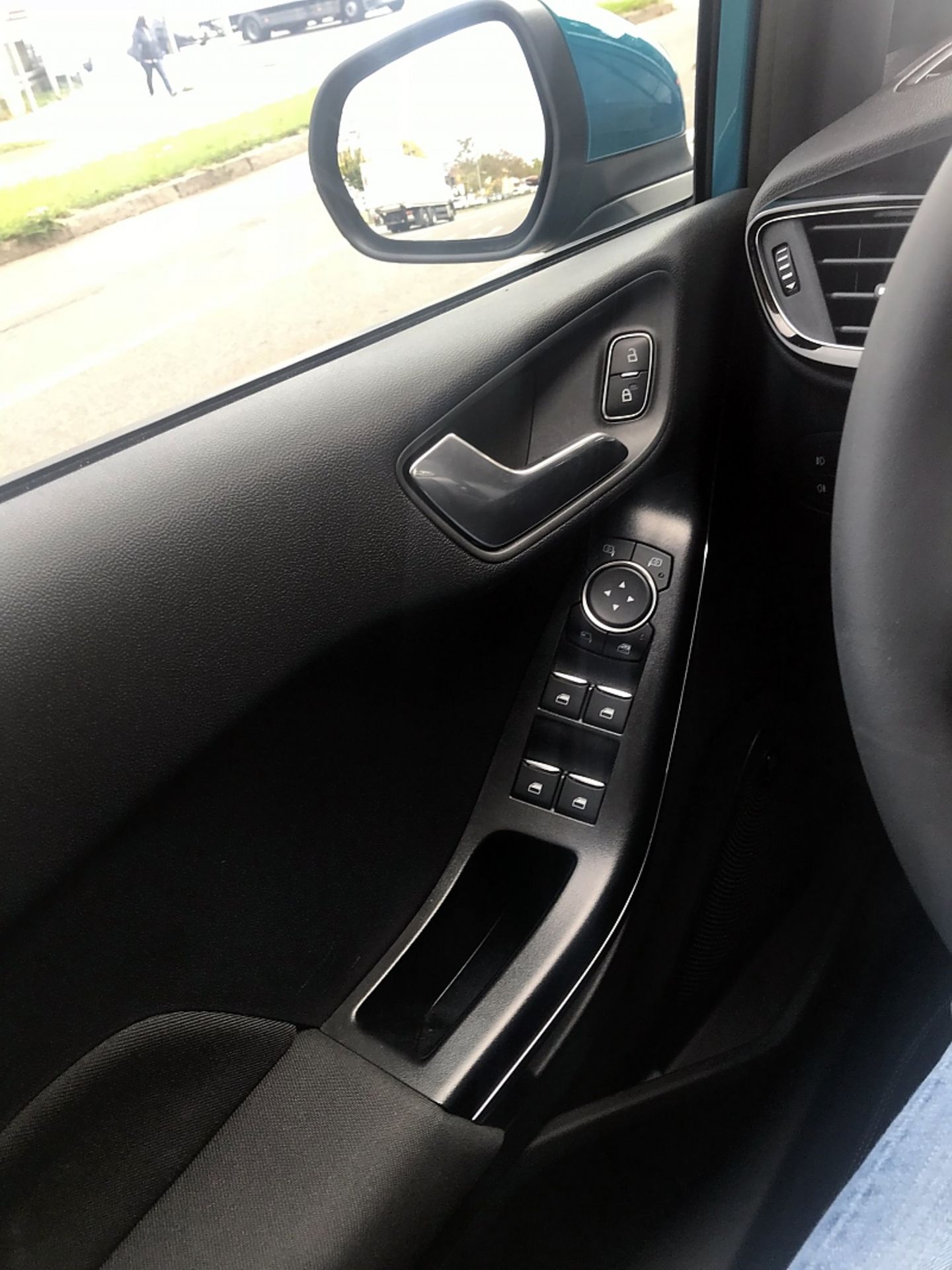 Ford Fiesta 1.0 Ecoboost - unglaublich, aber elektrische Fensterheber hinten kosten extra