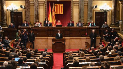 Kataloniens Regierungschef setzt Unabhängigkeit aus