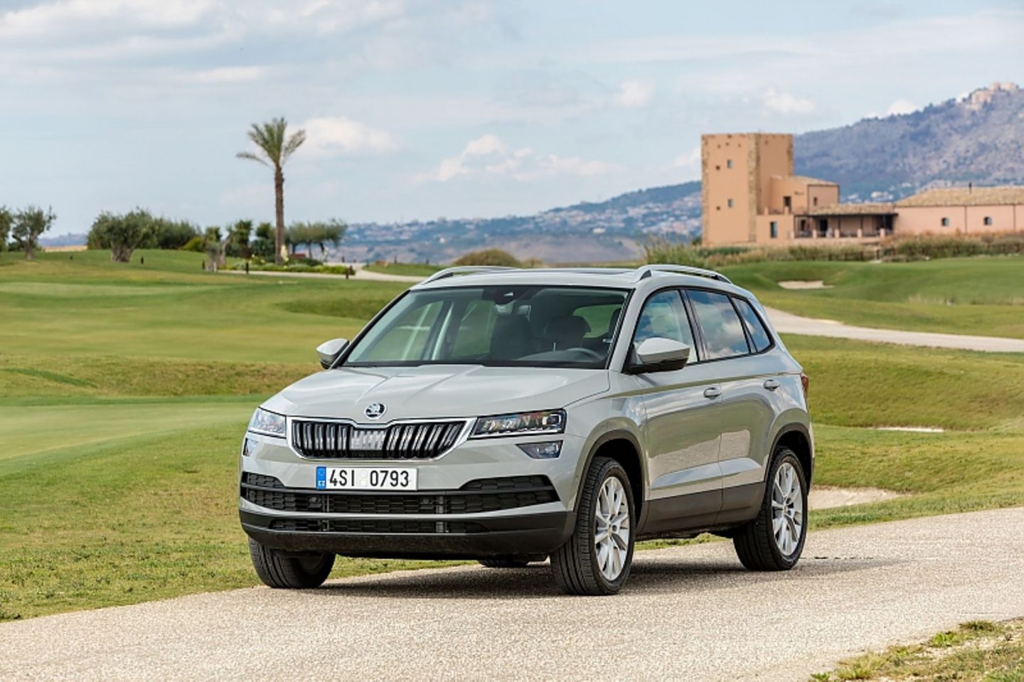 Auch der Karoq trägt das typische Skoda-Gesicht