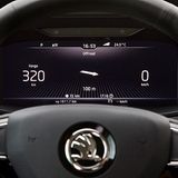 Im Display lassen sich allerhand Informationen abrufen