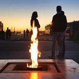 Die Ewige Flamme auf dem Marsfeld erinnert an die Toten aller Revolutionen und Kriege. 