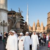 Kolosseum und Eiffelturm traut vereint. "Global Village" heißt dieses Shoppingcenter – ein Dorf, das die ganze Welt umfasst