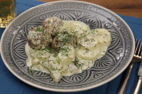 Herbstliche Küche: Frische Schmorgurke trifft auf würzige Hackbällchen - lecker!
