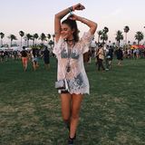 Stefanie Giesinger, Model, @stefaniegiesinger  Monika Matschnig: "Sie scheint ihre Rolle und ihren Stil noch nicht ganz gefunden zu haben. Man sieht sie in ganz verschiedenen Facetten – mal kindlich, dann erwachsen, plötzlich elegant und dann verführerisch. Ihre Körpersprache und Persönlichkeit wirken nicht ganz stimmig, das hängt aber sicher auch mit ihrem Beruf als Model zusammen.    Sie ist jung und probiert sich aus. Sie möchte wahrgenommen werden, deshalb lässt sie sich häufig von vorne ablichten. Auf dem Bild will sie vor allem locker und fröhlich erscheinen, doch es wirkt nicht 100 Prozent authentisch." 