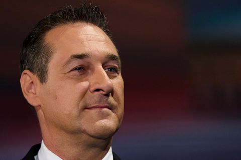 Österreich wählt: Die FPÖ von Heinz-Christian Strache lag in den Umfragen über Monate vorn. Dann kam Sebastian Kurz.
