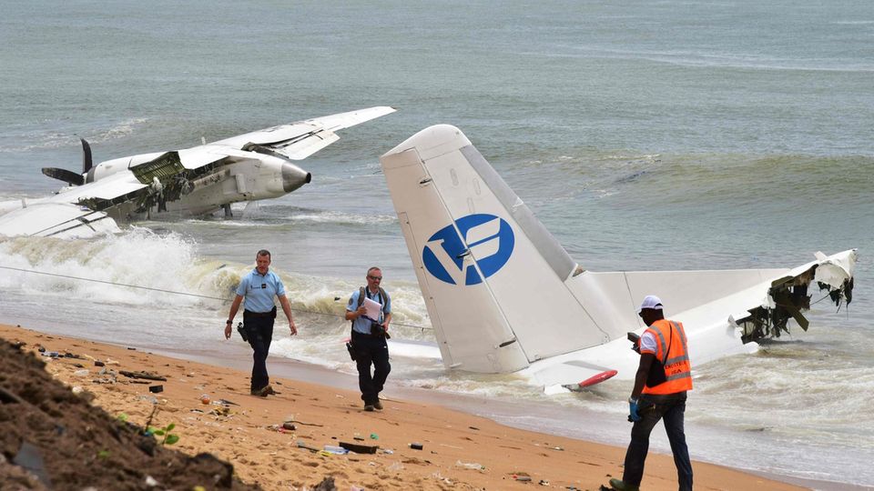Vier tote, sechs verletzte: Das ist die Bilanz eines Flugzeugabsturzes an der Elfenbeinküste nahe der Stadt Abidjan