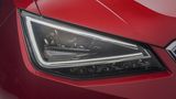 Das Tagfahrlicht zeichnet beim Seat Arona zackig