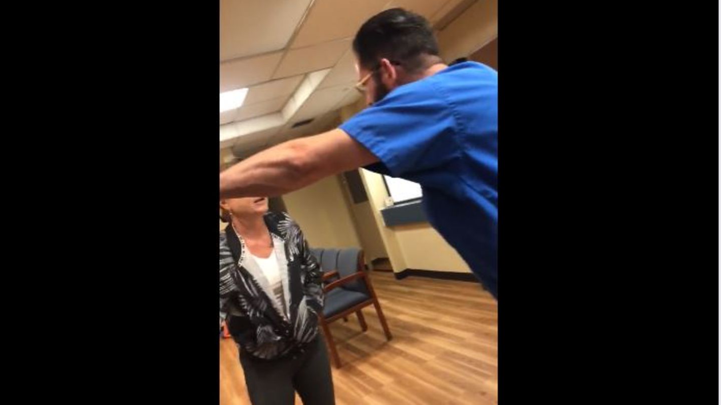 In Florida wurde eine Patientin von einem Arzt unsanft aus seiner Praxis gebeten