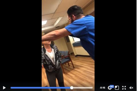 In Florida wurde eine Patientin von einem Arzt unsanft aus seiner Praxis gebeten