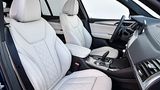 Die bequemen Frontsitze des BMW X3 M40i xDrive