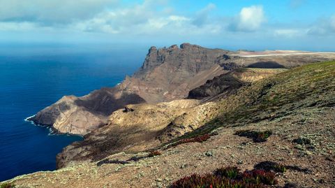 Die karge Vulkaninsel St. Helena misst 11 mal 15 Kilometer, gehört zum das Britischen Überseegebiet und 4500 Einwohner.