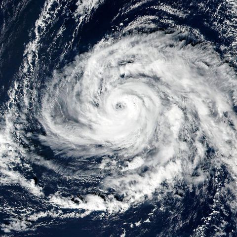 Der Ex-Hurrikan Ophelia über dem Atlantik