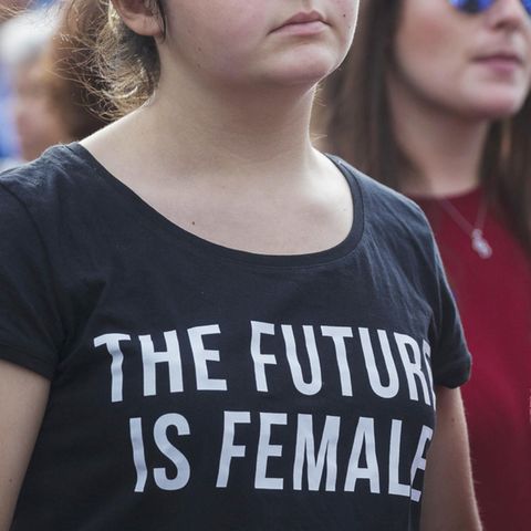 (Un-)Tragbar? NEON-Autorinnen streiten über Feminismus-Slogans auf Kleidung 