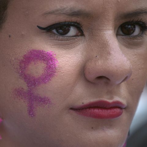(Un-)Tragbar? NEON-Autorinnen streiten über Feminismus-Slogans auf Kleidung