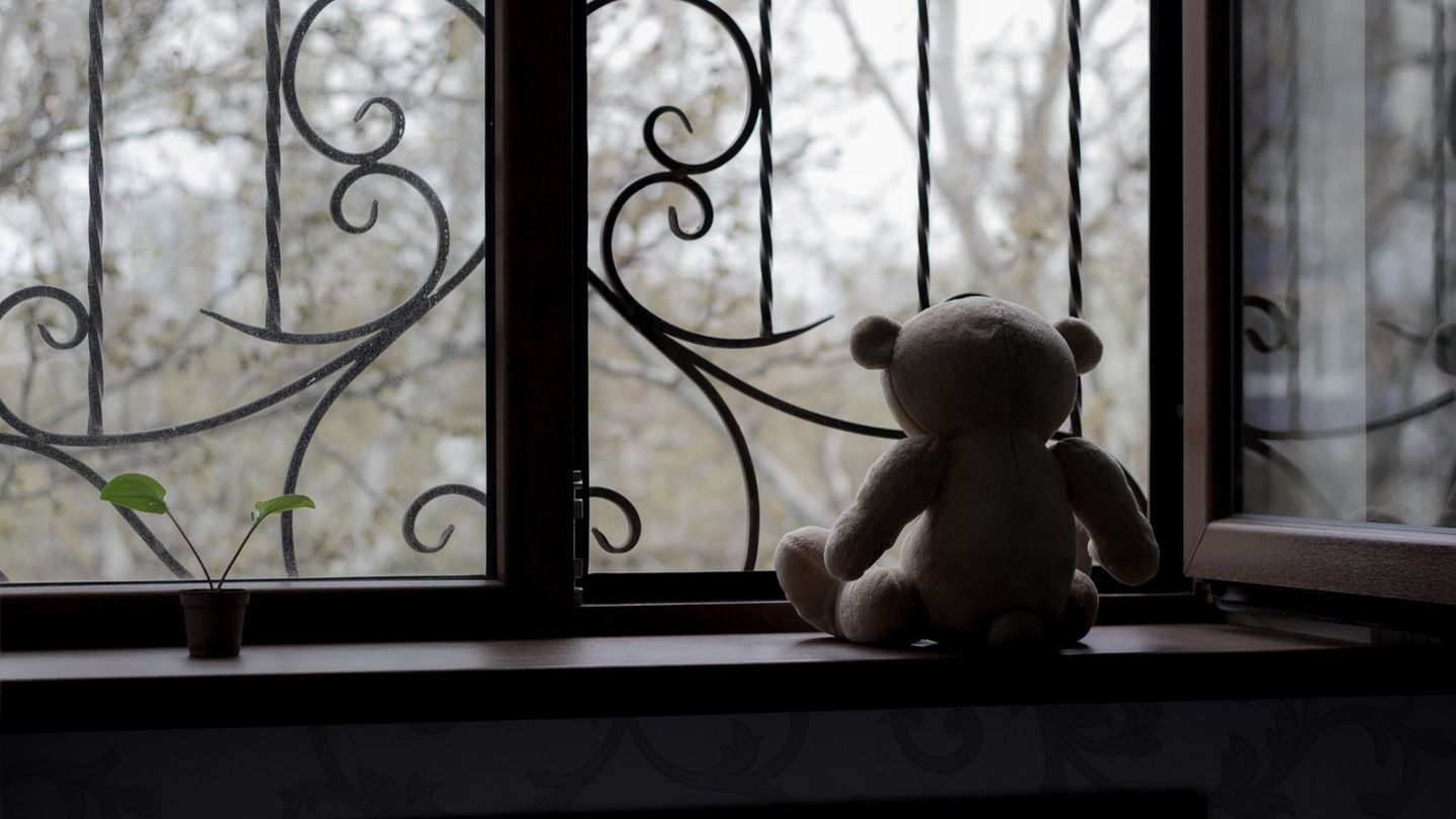 Sexueller Missbrauch einer Vierjährigen: Der Verdächtige hat die Tat laut Angaben seines Verteidigers gestanden