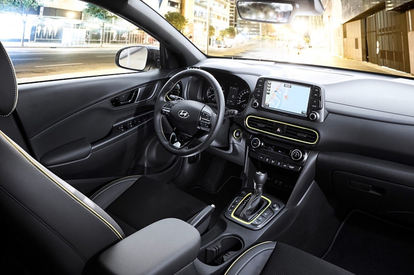 Innen wirkt der Hyundai Kona aufgeräumt