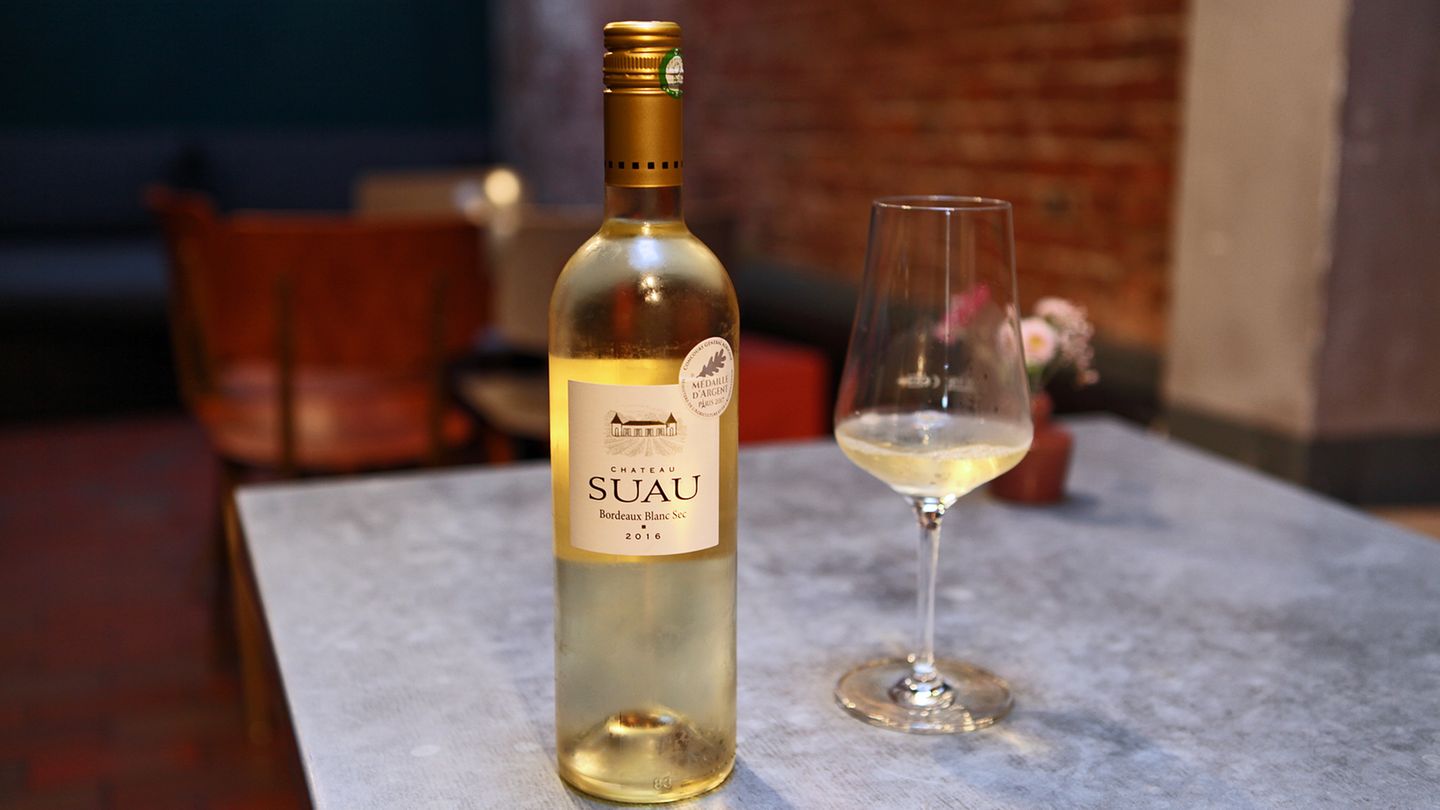 Was ist das für ein Wein? Château Suau, Bordeaux, Blanc Sec, 13,5 Prozent, 2016  Wie viel kostet er? etwa 12 Euro