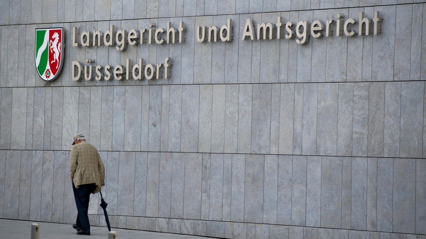 Vor dem Landgericht Düsseldorf muss sich ein Klempner wegen eines Sexualmordes verantworten