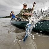 "Wir sind einmal fast gekentert, weil das Kanu auf eine Sandbank aufgelaufen ist, sich querstellte und durch die starke Strömung ins Wasser gedrückt wurde", sagt Till Lindemann.