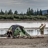 Beide verbrachten drei Wochen auf engstem Raum