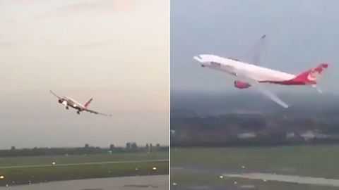 Die letzte Air-Berlin-Maschine aus Miami bei ihrem Flugmanöver über dem Flughafen von Düsseldorf