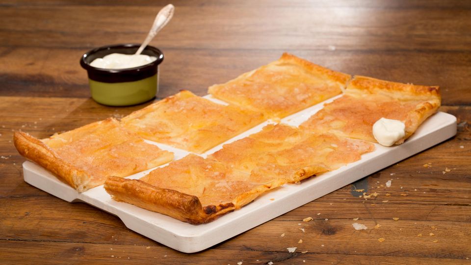 Mit Apfel und Birne: Diese Blätterteigtarte ist genau das Richtige für kalte Herbsttage Mit Apfel und Birne: Diese Blätterteigtarte ist genau das Richtige für kalte Herbsttage