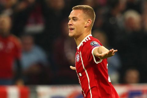 Joshua Kimmich bejubelt sein Tor - Der FC Bayern besiegt Celtic Glasgow in der Champions League