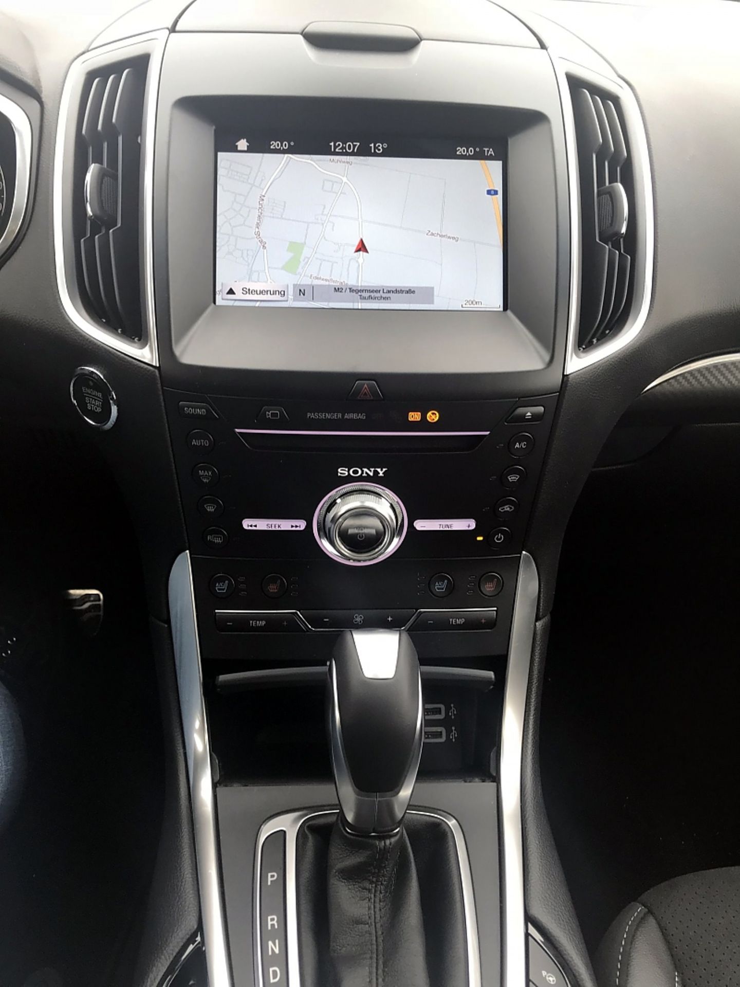 Ford Edge 2.0 TDCi - eine wahre Plastikwüste mit US-Charme