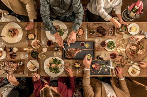 Platz 9: Little London Bar & Grill, München   Die Bewertungen: "Besser geht's nicht", "DAS Haus für Steaks und Gin in München", "Volltreffer"